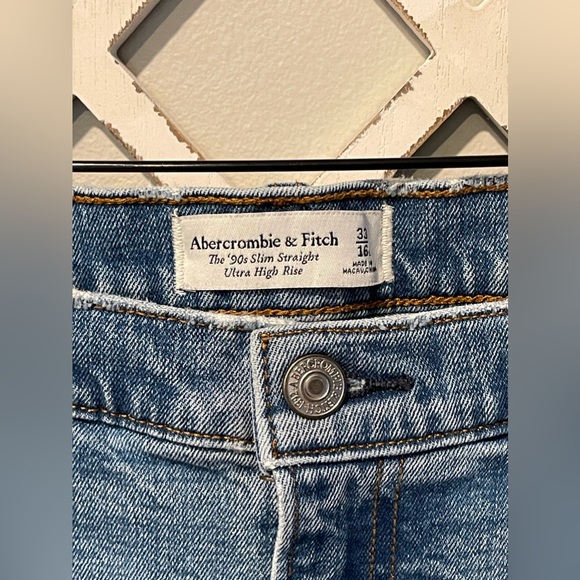 Abercrombie & Fitch 90’s Curve Love Slim Straight Ultra High Rise Size 33/16L - Picture 5 of 14